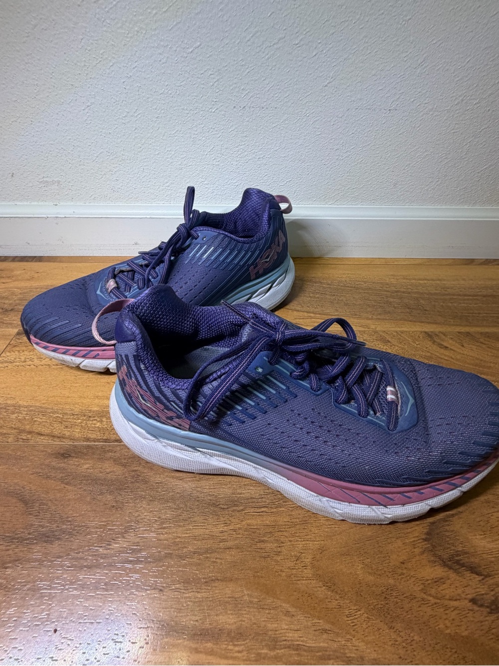 Hoka One One Women’s size 8